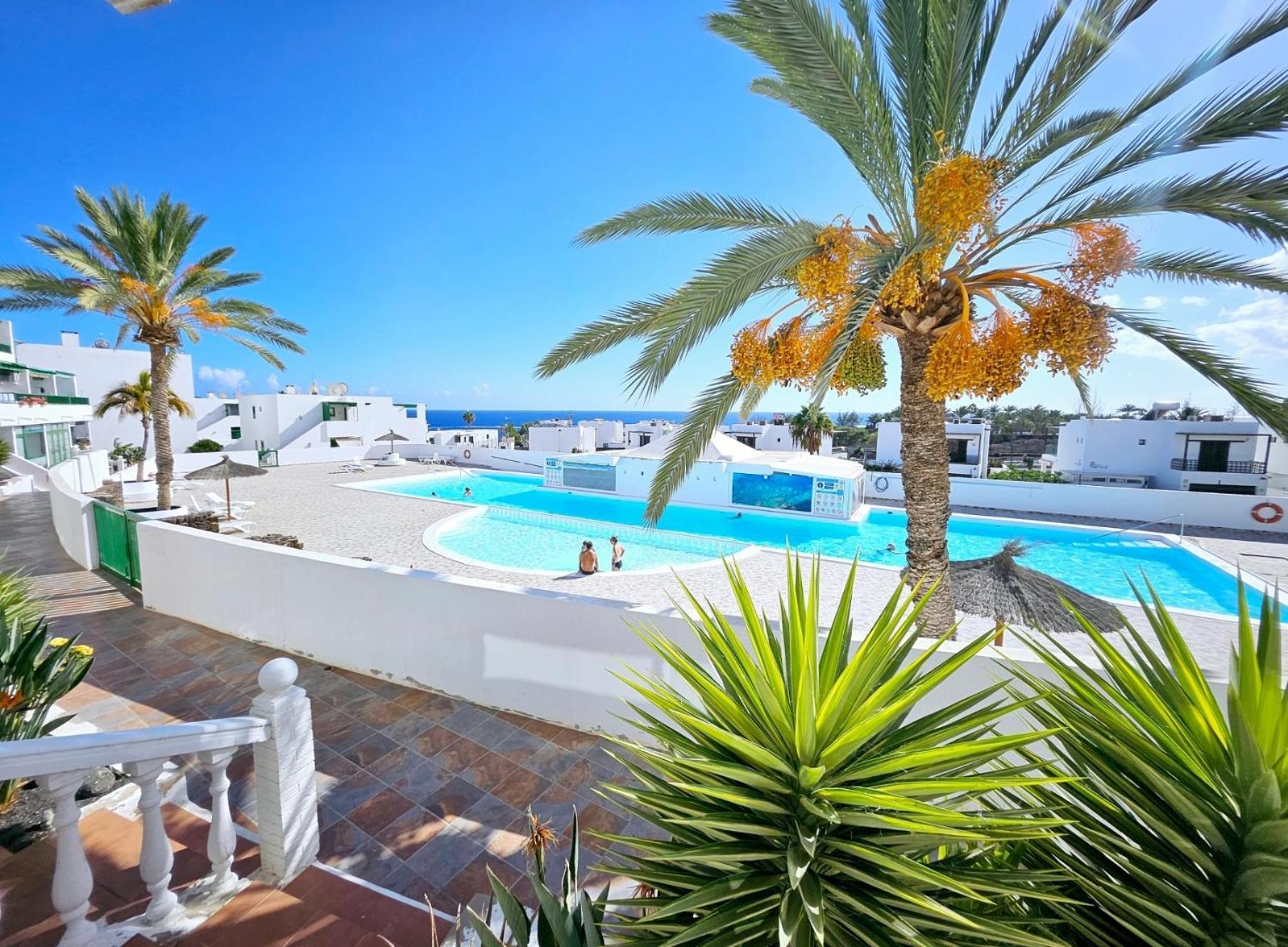 Azul Tuscan Playa Y Piscina Costa Teguise Eksteriør billede