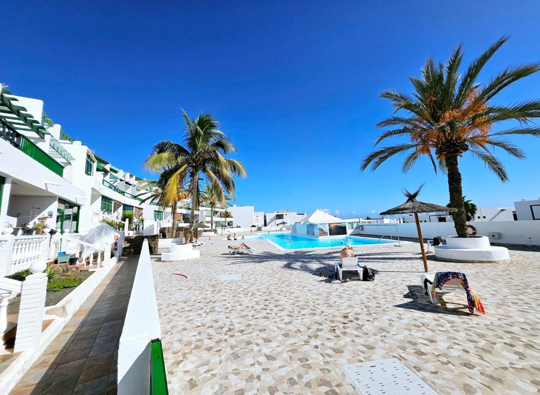 Azul Tuscan Playa Y Piscina Costa Teguise Eksteriør billede