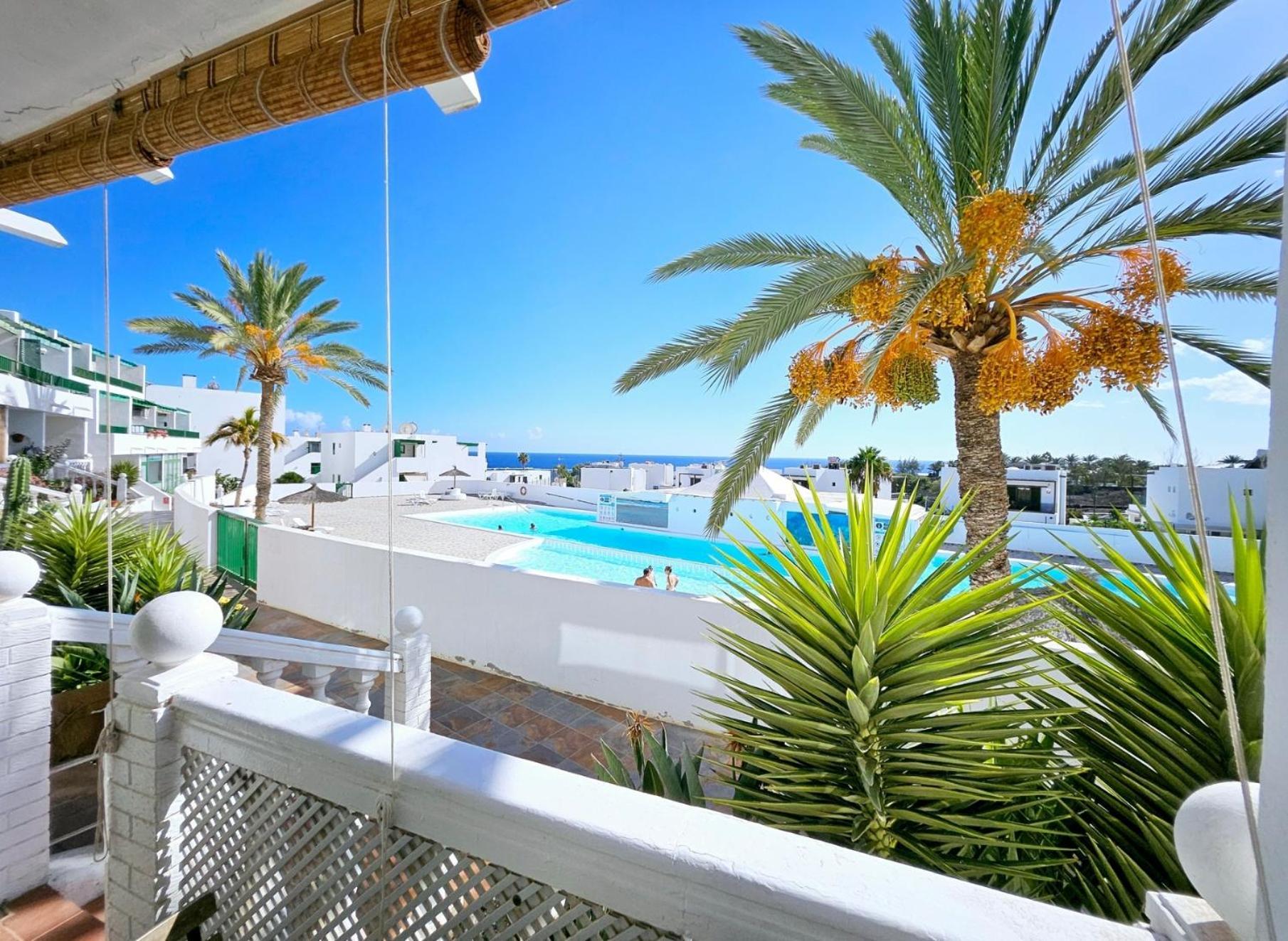 Azul Tuscan Playa Y Piscina Costa Teguise Eksteriør billede