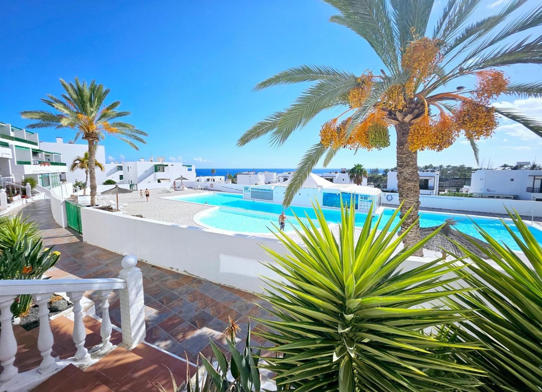 Azul Tuscan Playa Y Piscina Costa Teguise Eksteriør billede
