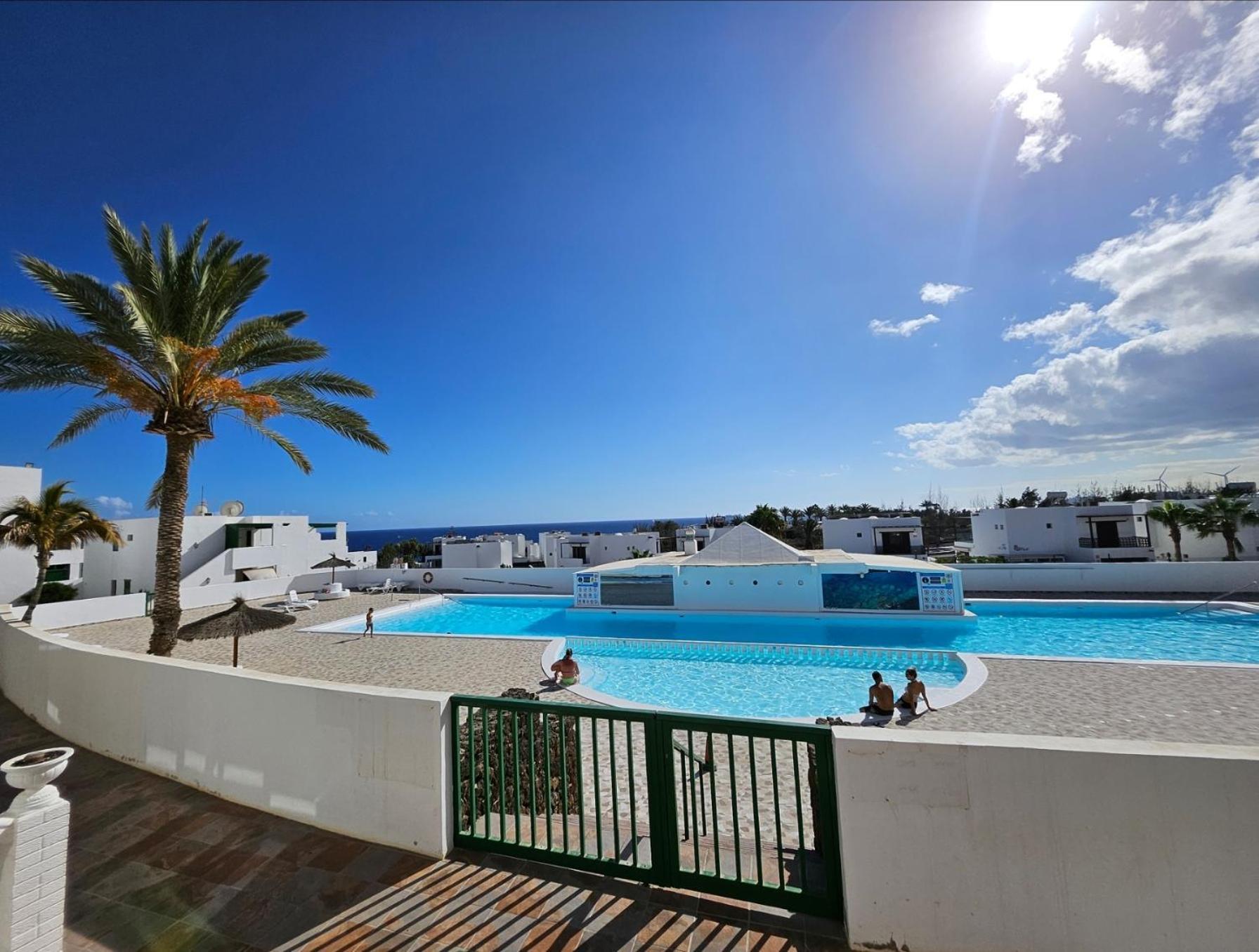 Azul Tuscan Playa Y Piscina Costa Teguise Eksteriør billede