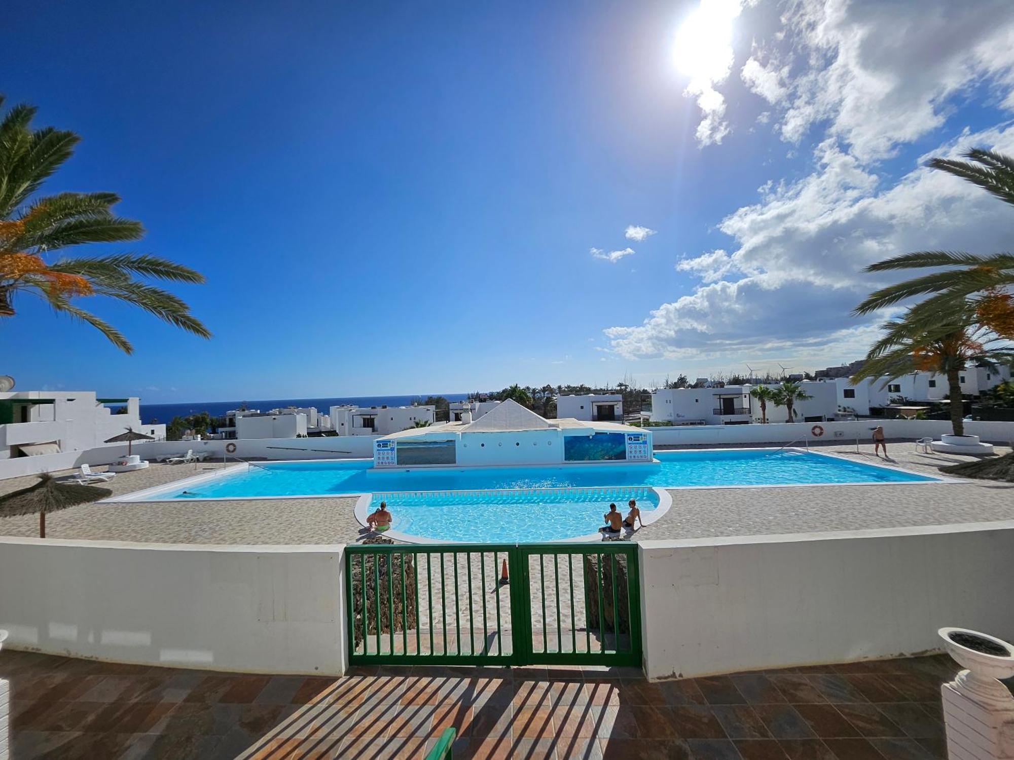 Azul Tuscan Playa Y Piscina Costa Teguise Eksteriør billede